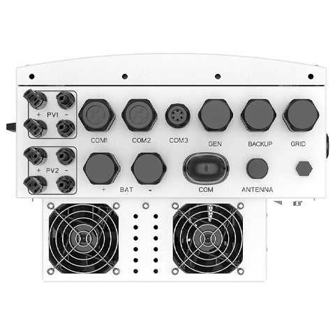 Hình ảnh cận cảnh các cổng kết nối (ports) bên dưới của Inverter Hybrid Solis S6, bao gồm cổng PV1, PV2, BAT (pin lưu trữ), GRID (lưới điện), BACKUP (tải dự phòng), COM và quạt tản nhiệt.