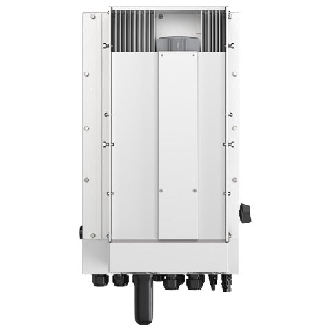 Hình ảnh mặt sau (back view) của Inverter Hybrid Solis S6, cho thấy hệ thống tản nhiệt và cấu trúc lắp đặt treo tường.