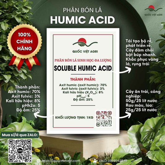 Mặt trước gói phân bón hữu cơ Super Humic QVA 1KG, chuyên dùng để kích rễ mạnh, cải tạo đất, sản phẩm nguyên liệu Mỹ.

