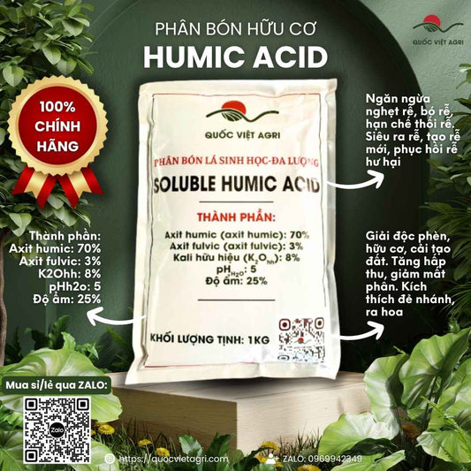 Mặt trước gói phân bón hữu cơ Super Humic QVA 1KG, chuyên dùng để kích rễ mạnh, cải tạo đất, sản phẩm nguyên liệu Mỹ.

