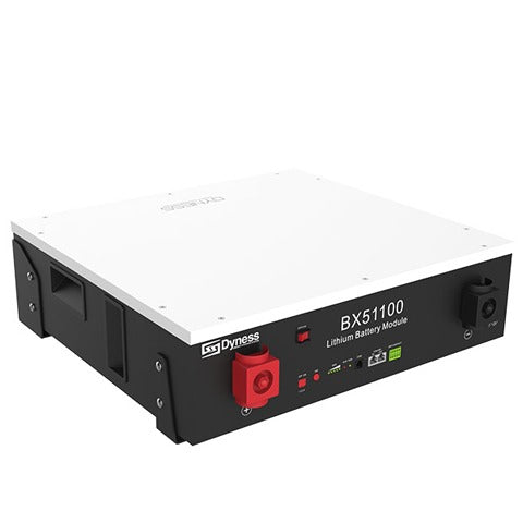 Hình ảnh cận cảnh bảng thông số kỹ thuật chi tiết của pin Dyness BX51100, bao gồm điện áp 51.2V, dòng xả 75A và chu kỳ 6000 lần.